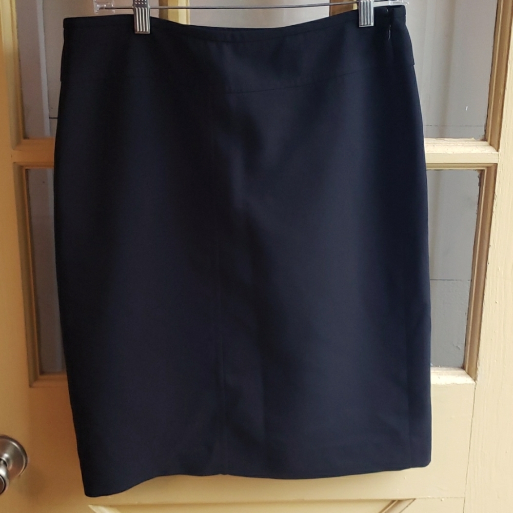 🔥Size 8 lined black skirt